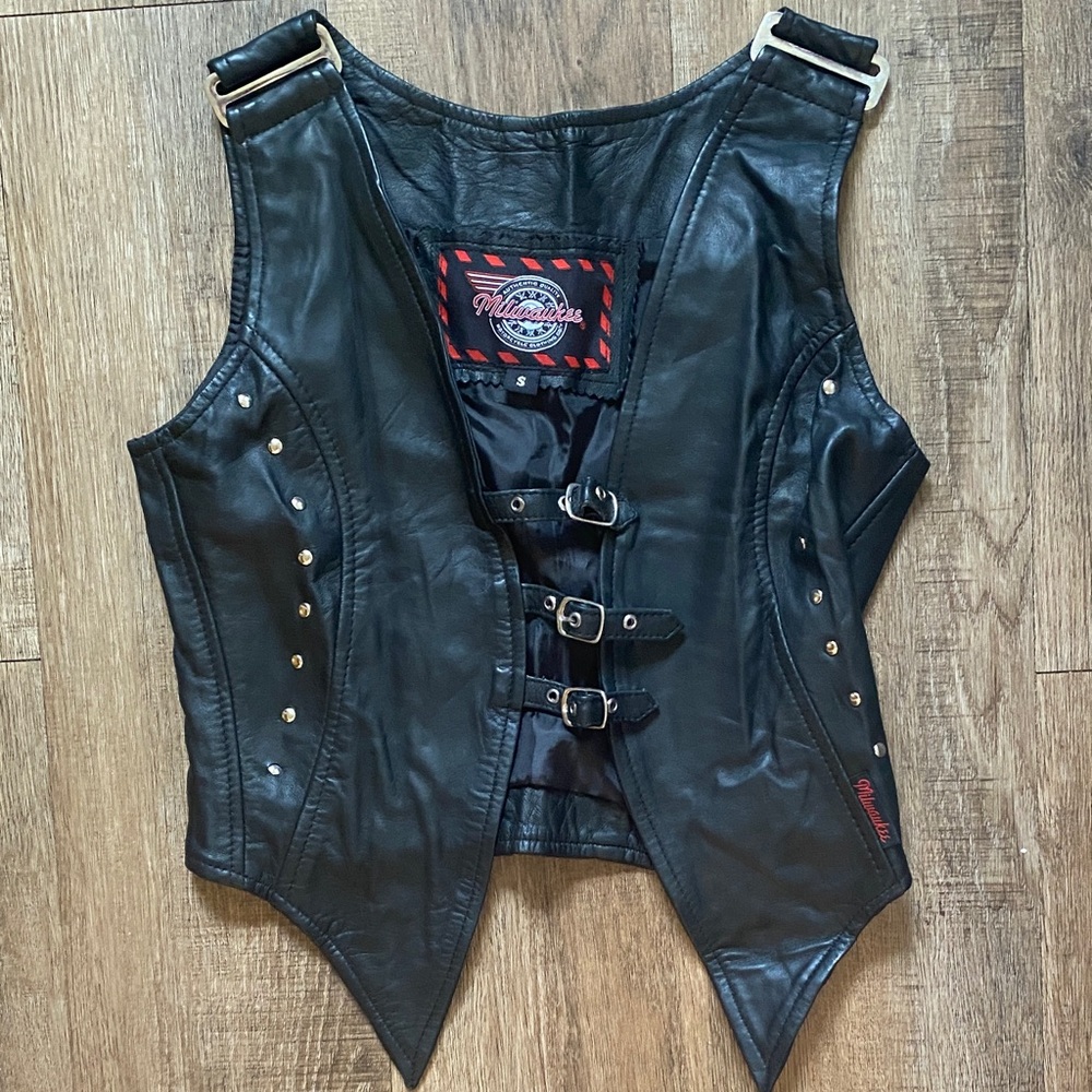 Women's Black Leather Milwaukee Vest